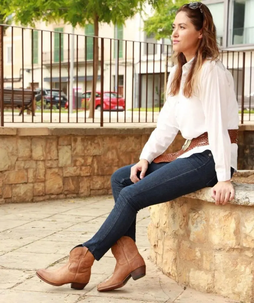 Holen Sie sich doch ein paar Cowboystiefel und zeigen Sie Ihre ganze Garderobe, Holen Sie sich doch ein paar Cowboystiefel und zeigen Sie Ihre ganze Garderobe