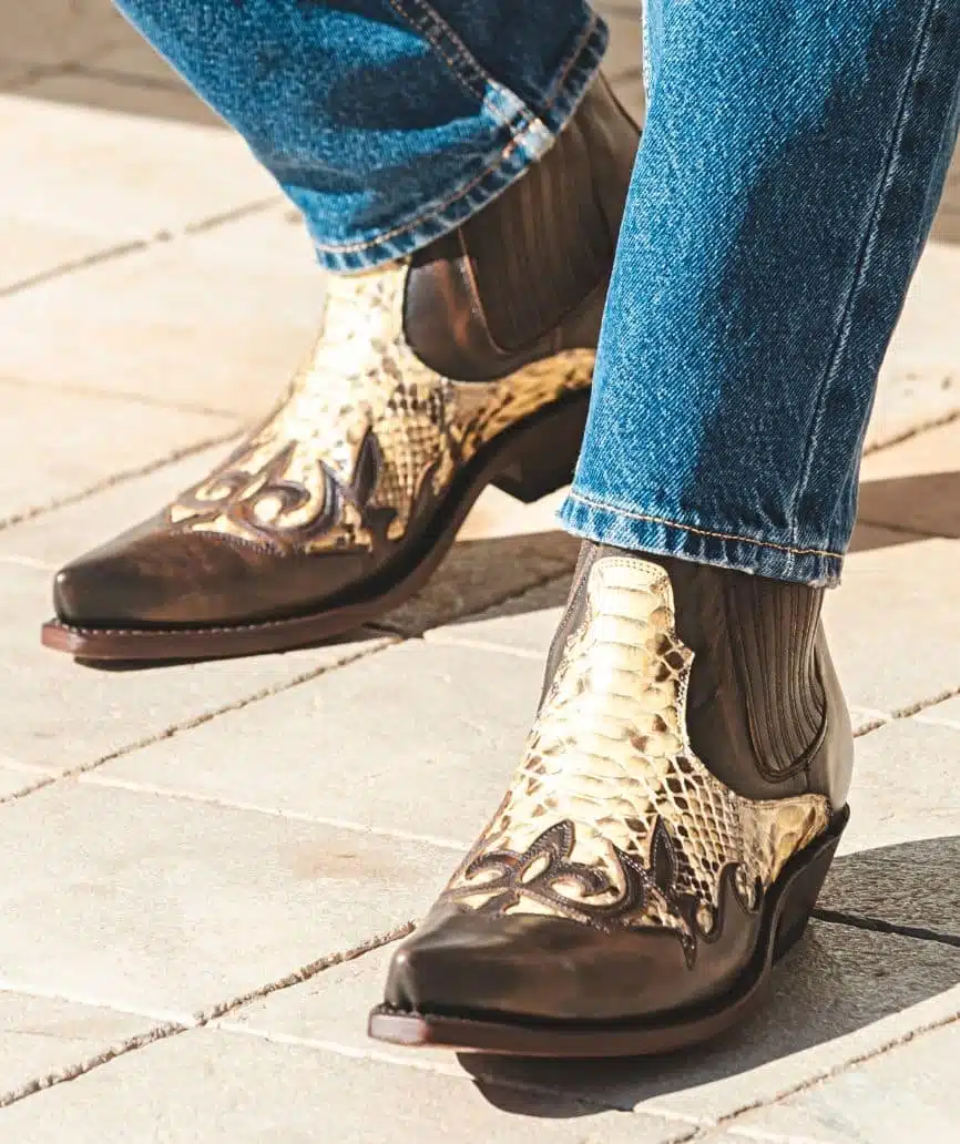 36 Botines cowboy de pitón camel