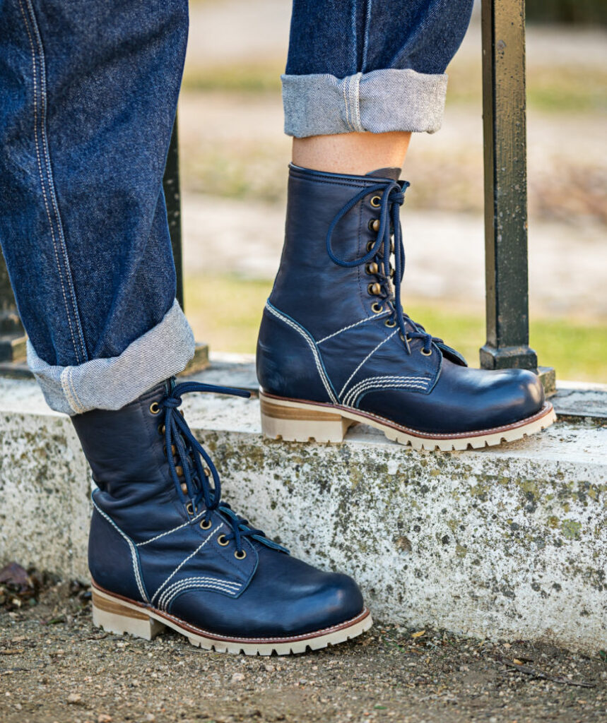 Damen und Herrenstiefel im Trend., Damen und Herrenstiefel im Trend.
