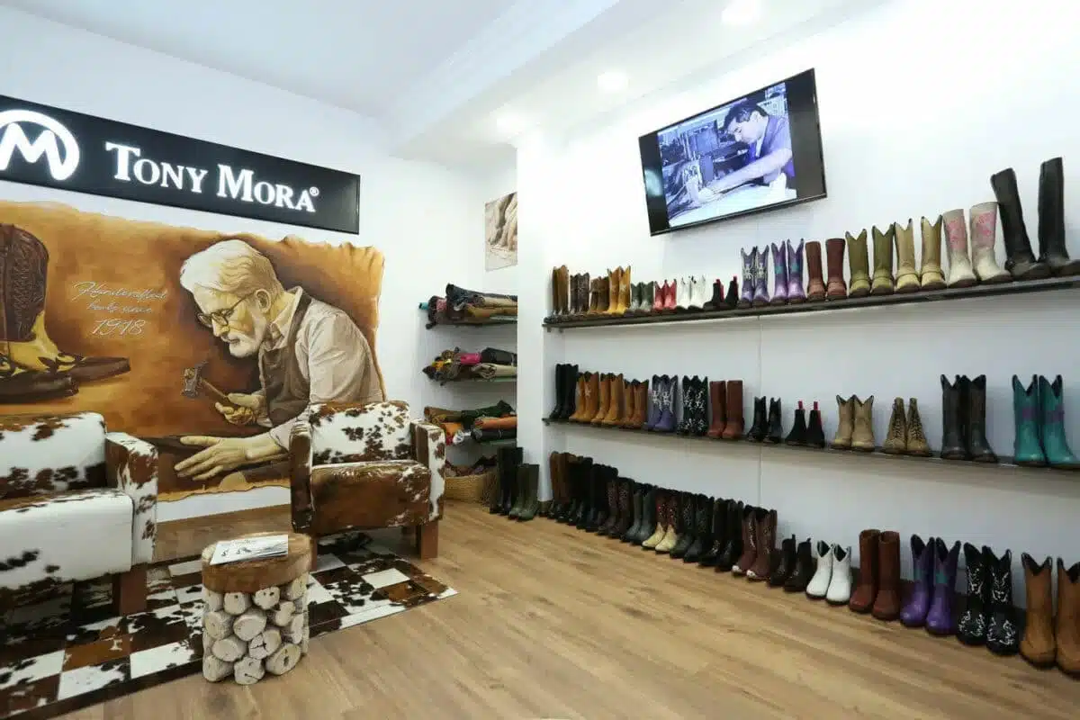 Tiendas botas Mallorca, Tiendas