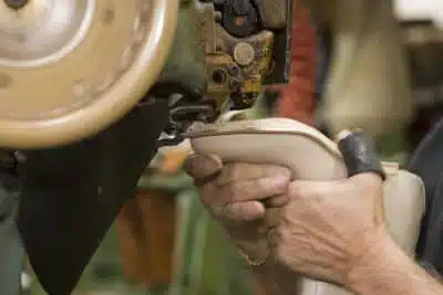 finalizando una bota tony mora