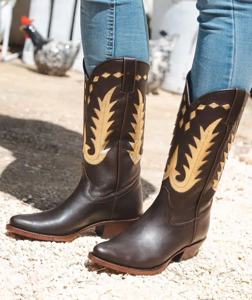 51 botas de mujer de cuero marrón